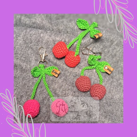 Red cherry keychain - Picture 3 of 4